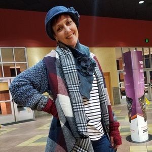 Meet your Posher, Robin